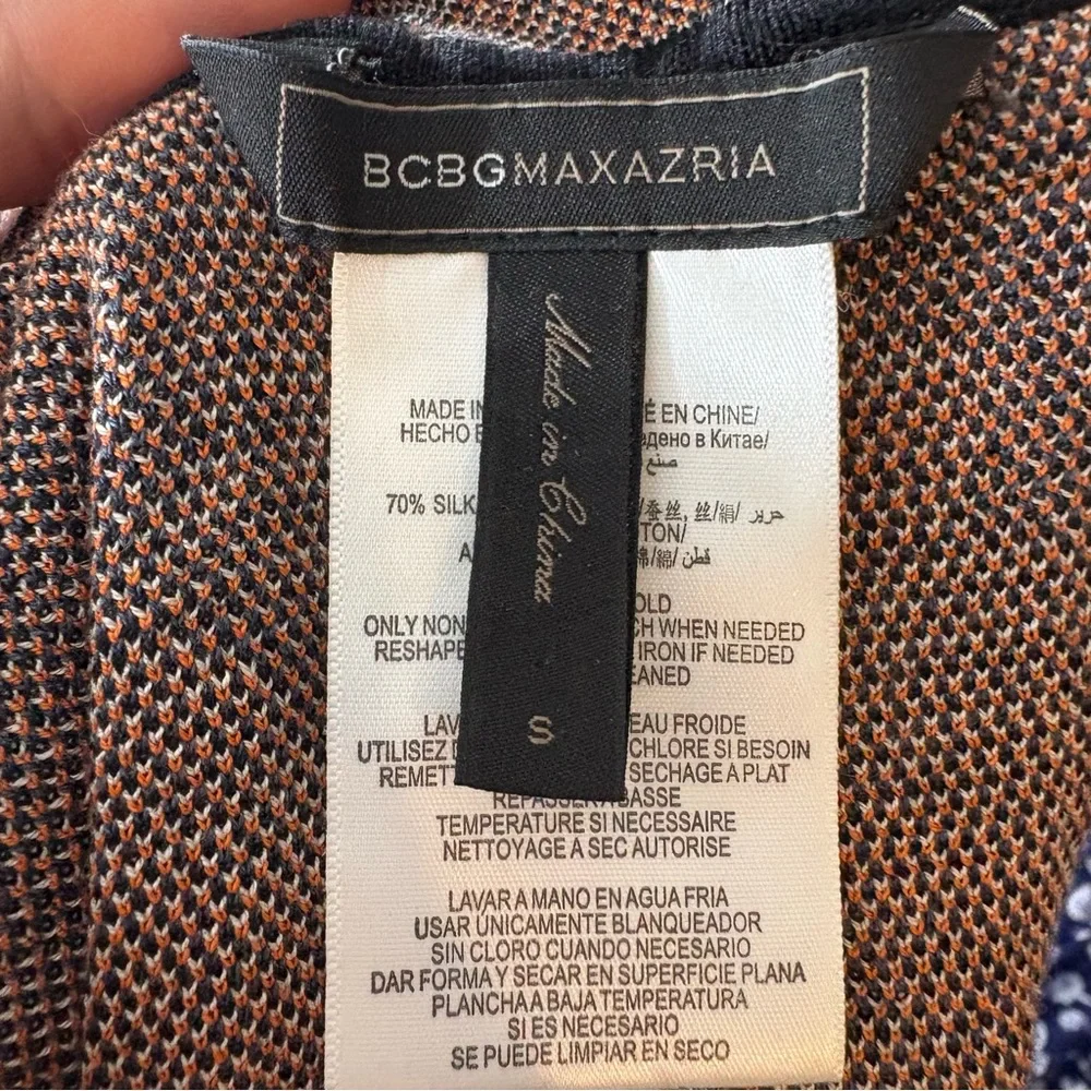 Woman’s BCBG Maxazria sleeveless silk blend floral knit dress size S - Picture 2 of 5